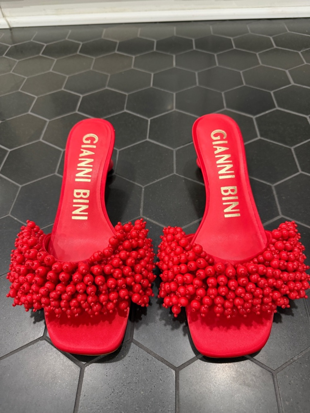 NWT Gianni Bini Lonzo Bead Ornament Square Toe Slide Sandals